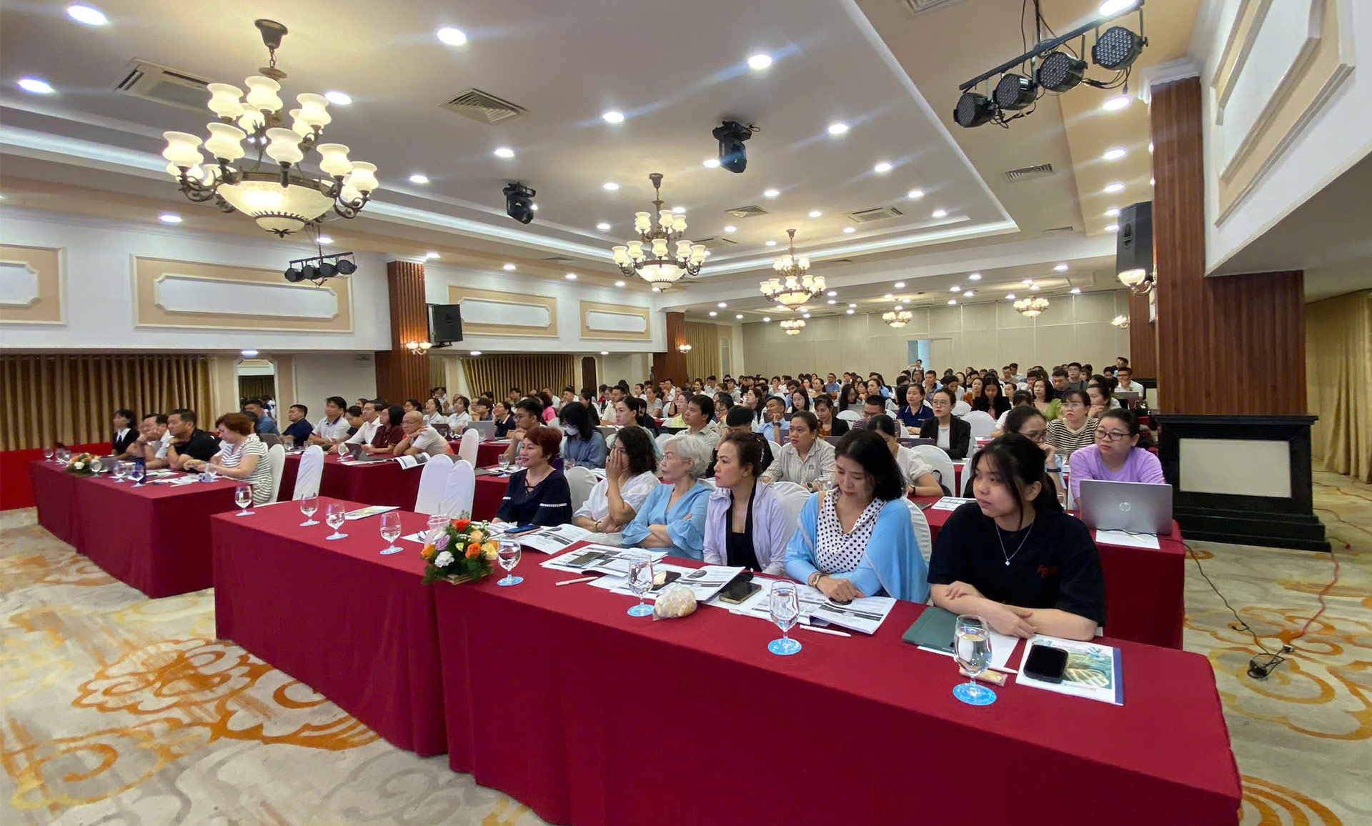 Ai Dung Dung Da Kenh Nha Trang04