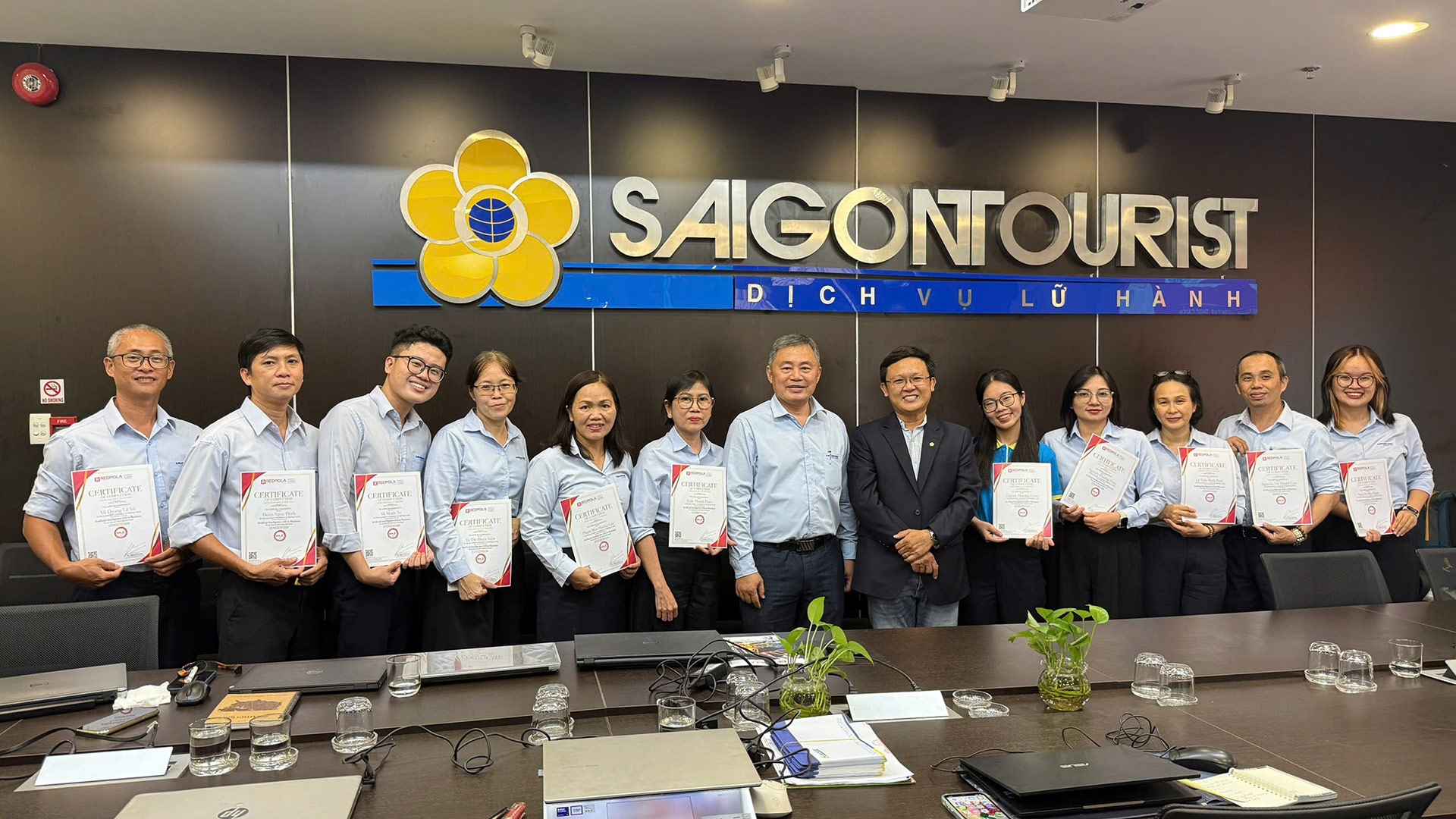 Ai Du Lich Saigontourist02