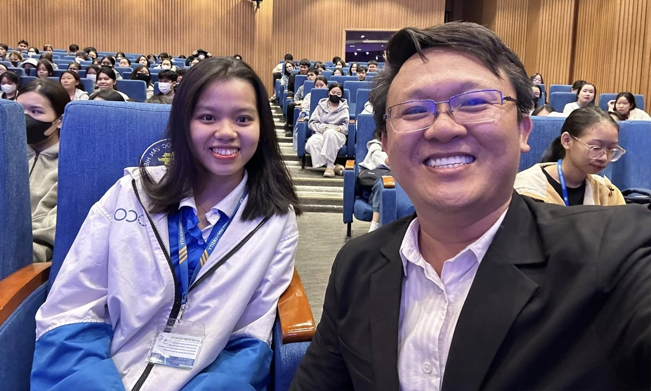 Ung Dung Ai Xay Dung Thuong Hieu Ca Nhan Huong