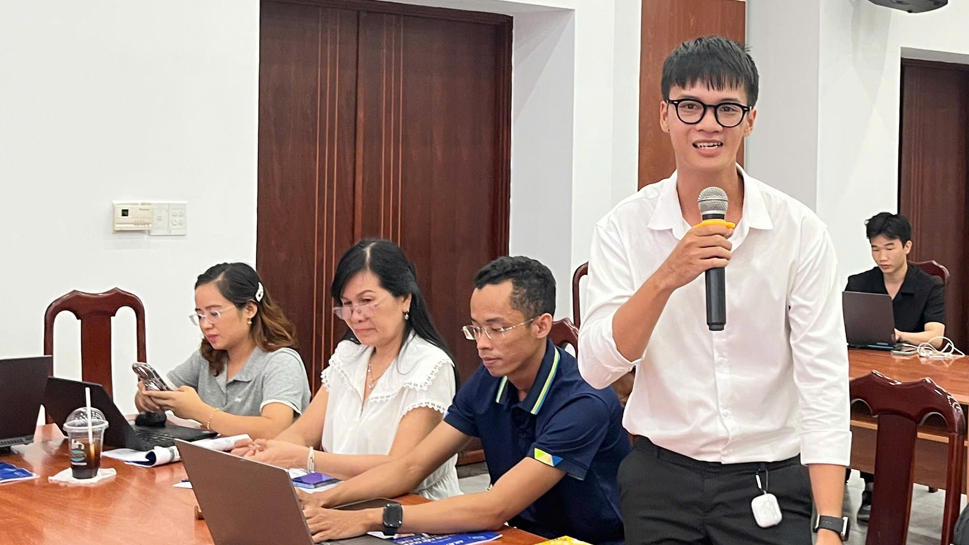 Truyen Thong So Petshop02