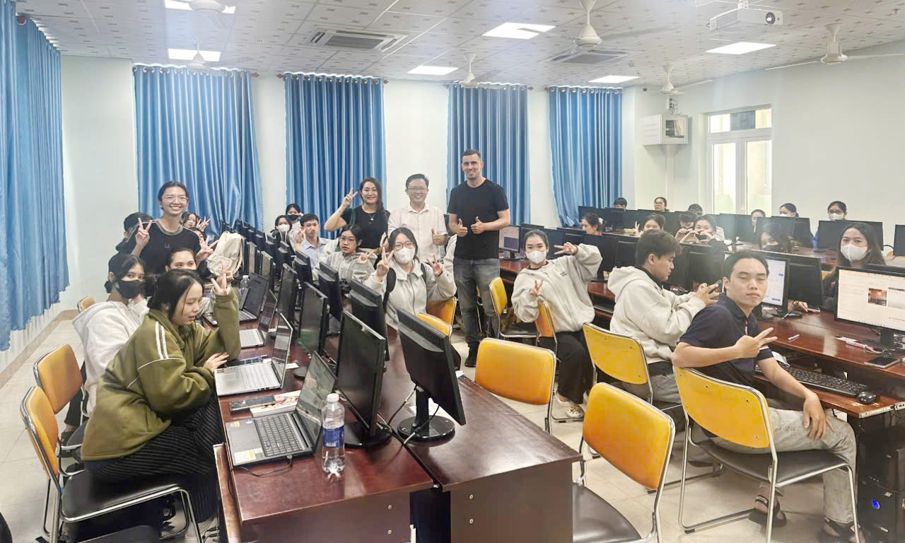 Ai Daniel Lomeli Lopai